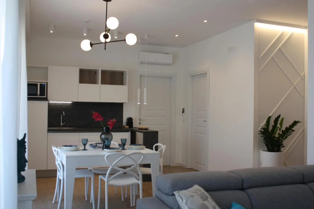 Strettomare-Business & Travel Apartment Reggio di Calabria
