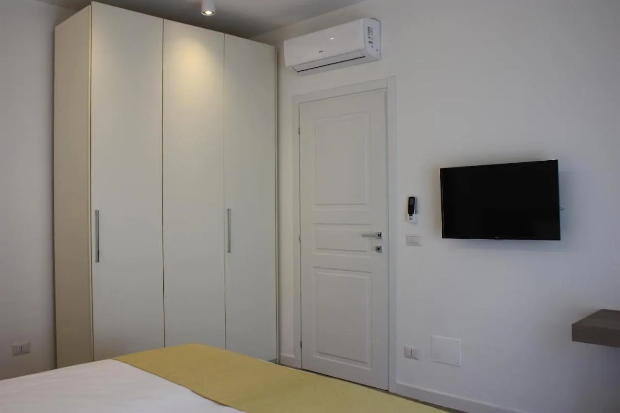 Strettomare-Business & Travel Apartment Reggio di Calabria İtalya